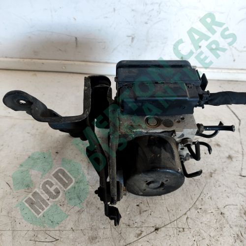 VOLKSWAGEN Golf audi a3 2012 1.6 Diesel abs pump