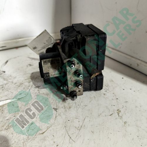 VOLKSWAGEN Golf audi a3 2012 1.6 Diesel abs pump