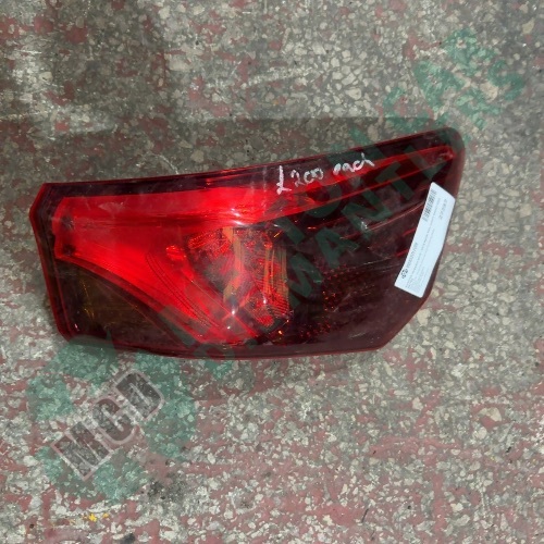 TOYOTA AVENSIS SALOON  2016 - 2018 REAR TAIL LIGHT RIGHT SIDE OUTER DRIVERS