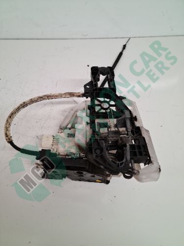 VOLKSWAGEN Passat 2014 Right Front Door Centre Locking System