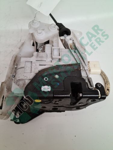 VOLKSWAGEN Passat 2014 Right Front Door Centre Locking System