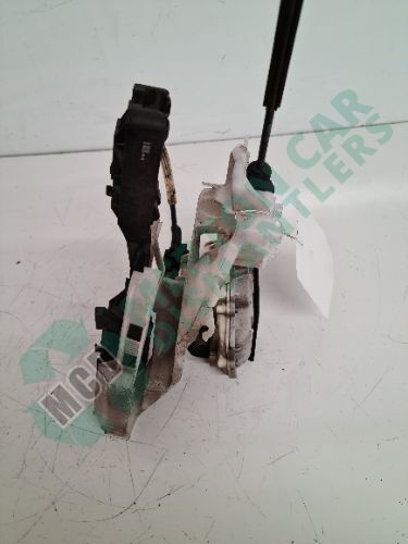 VOLKSWAGEN Passat 2014 Right Front Door Centre Locking System