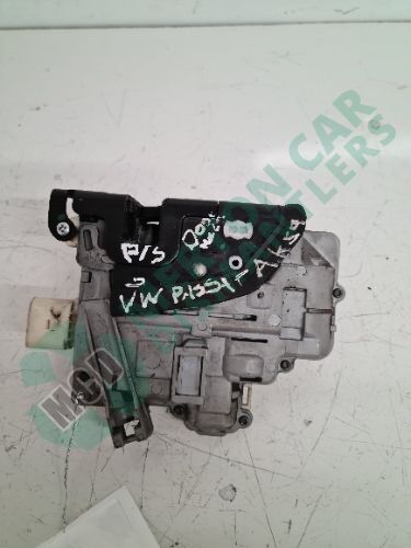 VOLKSWAGEN Passat 09 Left Front Door Centre Locking System Receiver