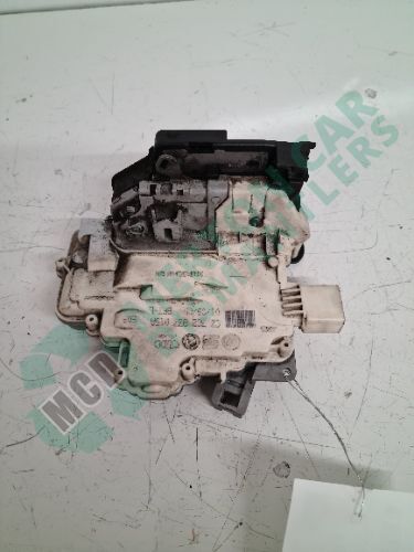 VOLKSWAGEN Passat 09 Left Front Door Centre Locking System Receiver