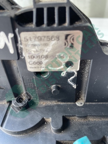 FIAT punto grande 5 dr 06 - 10 drivers front door lock mech OSF